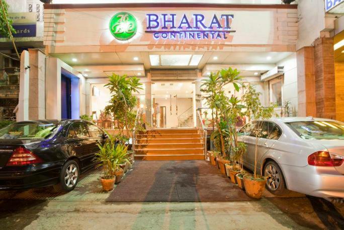 Hotel Bharat Continental New Delhi Bagian luar foto